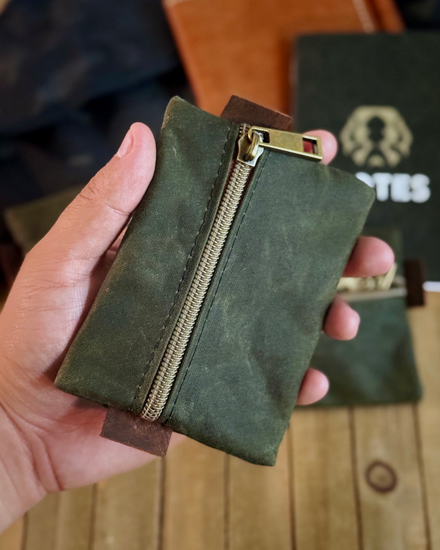 SCOUT MINI ALPINE POUCH (OLIVE WAXED CANVAS)