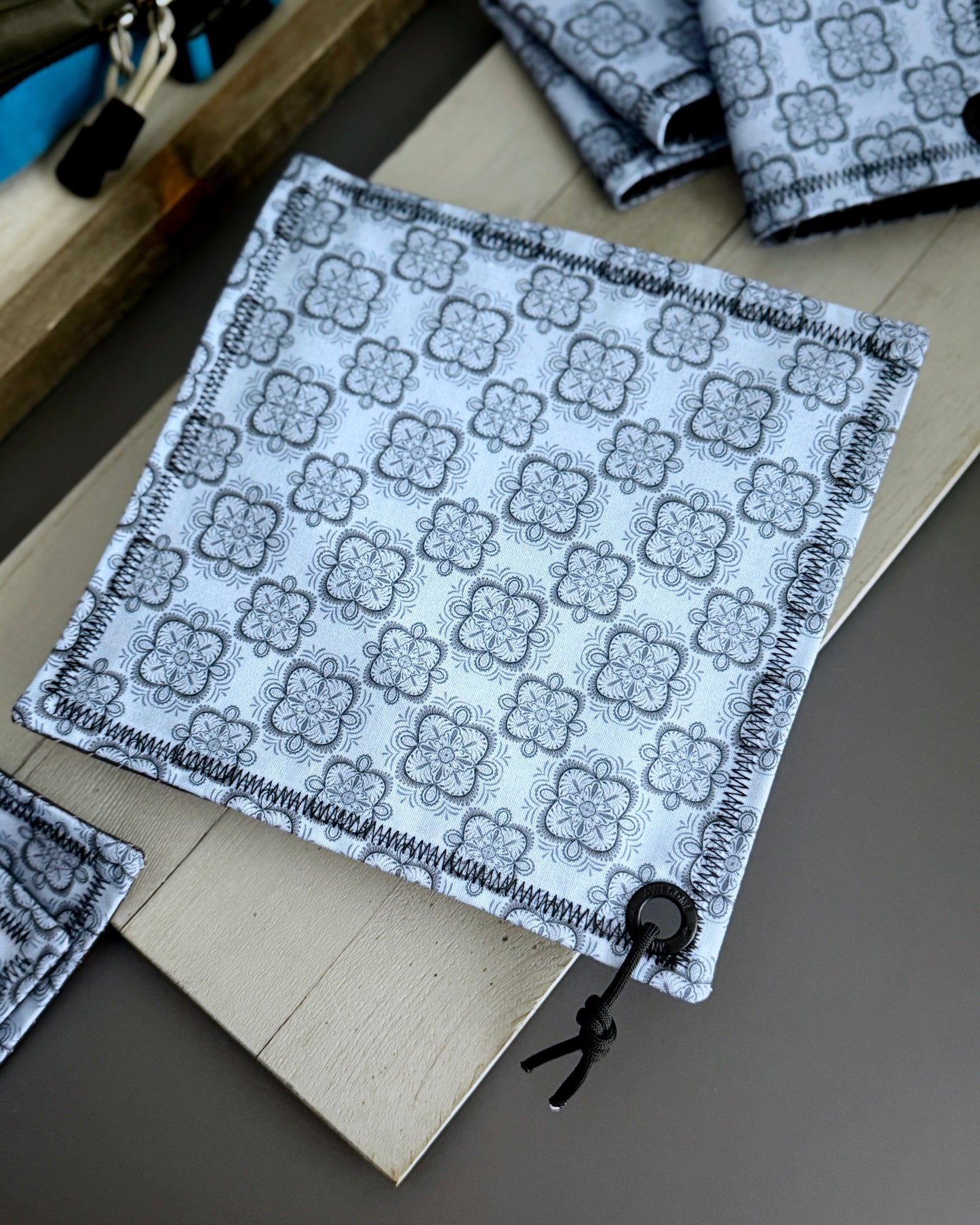 BLOOM SKY HANDKERCHIEF (XL)