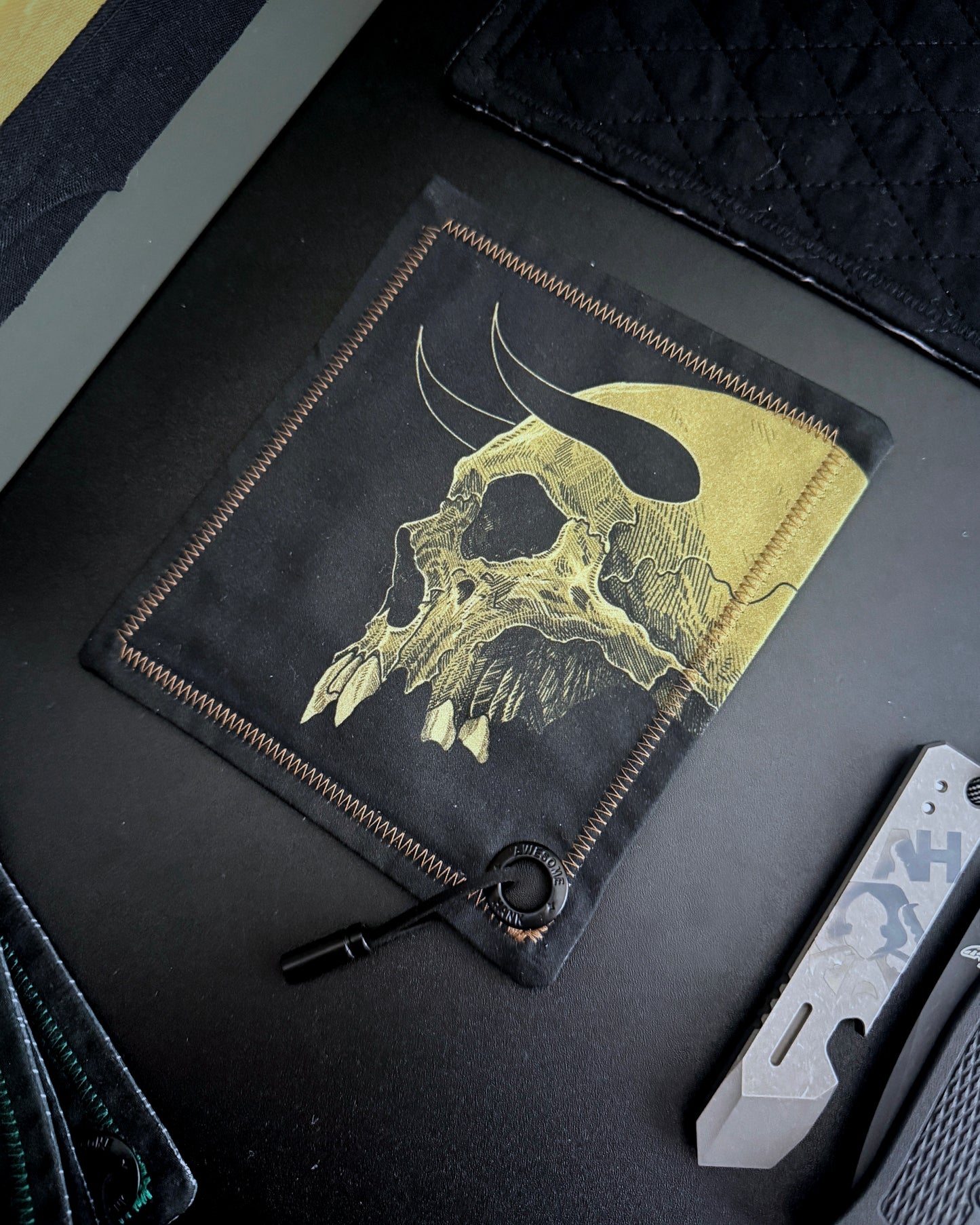 FERAL SKULL HANDKERCHIEF