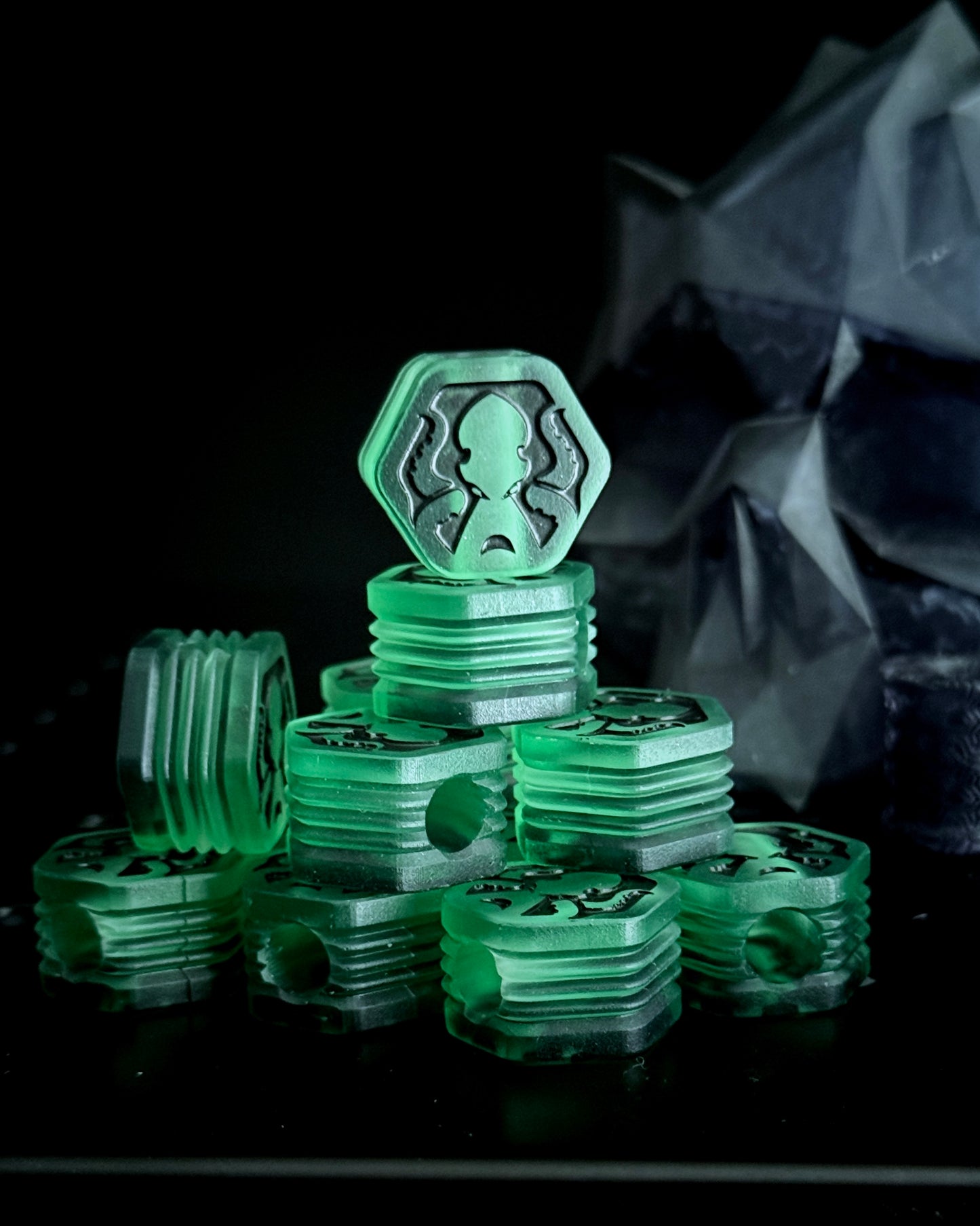 EMERALD KEXAGON BEAD