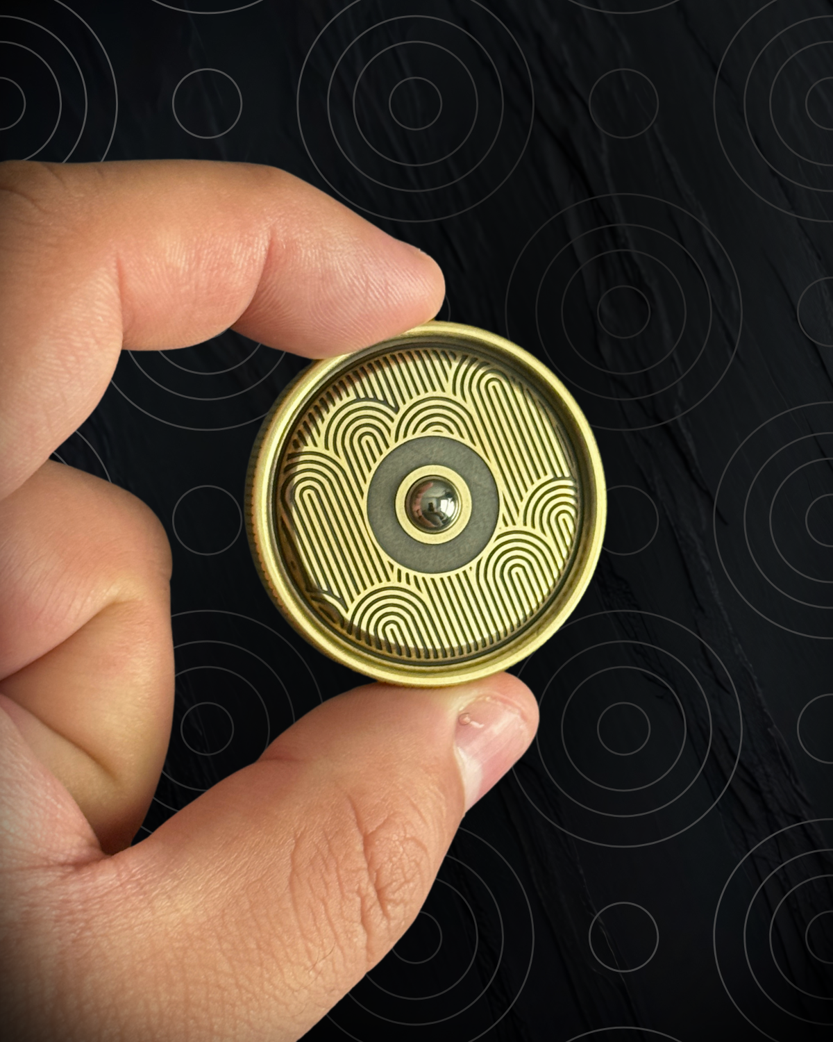 FLOWER SPIN COIN (BRASS)