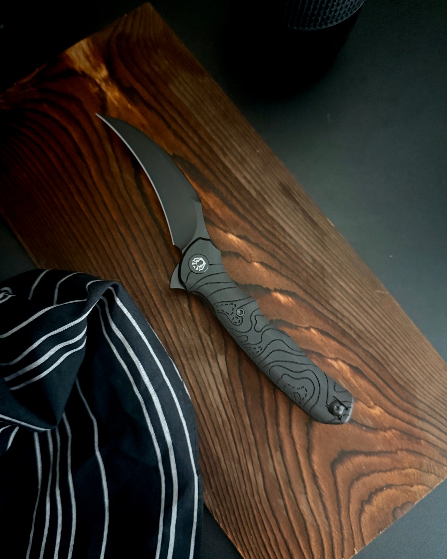 TRIVISA LACERTA TOPO VARIANT EXCLUSIVE BLACK G10 14C28N (3.34" BLACK STONEWASH)
