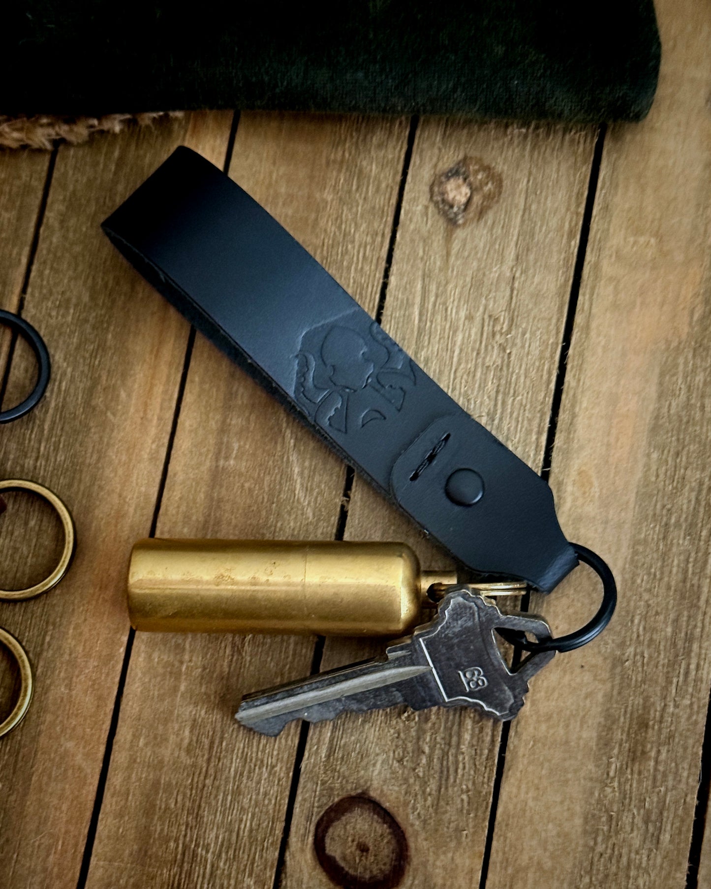 LEATHER KEY LOOP (BLACK)