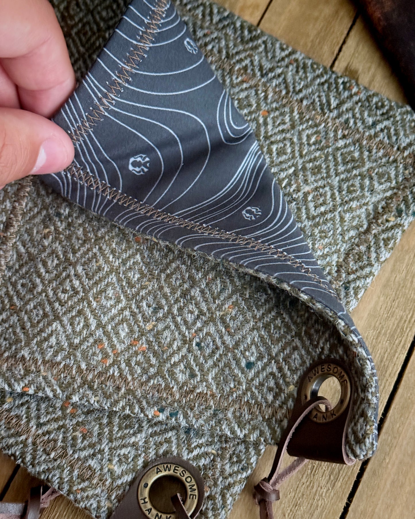 WOOL OLIVE DIAMOND PREMIUM HANDKERCHIEF