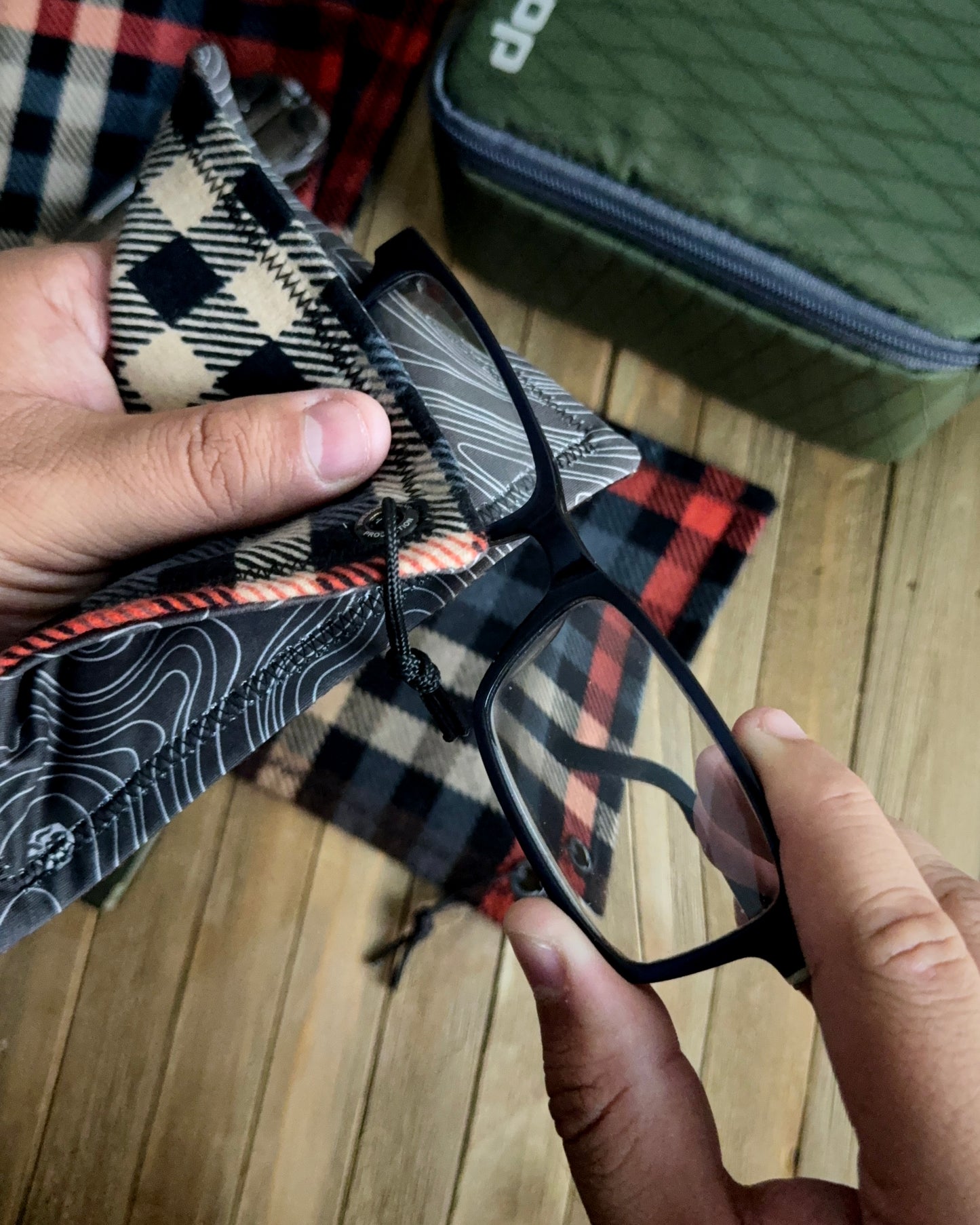 FLANNEL ACORN HANDKERCHIEF