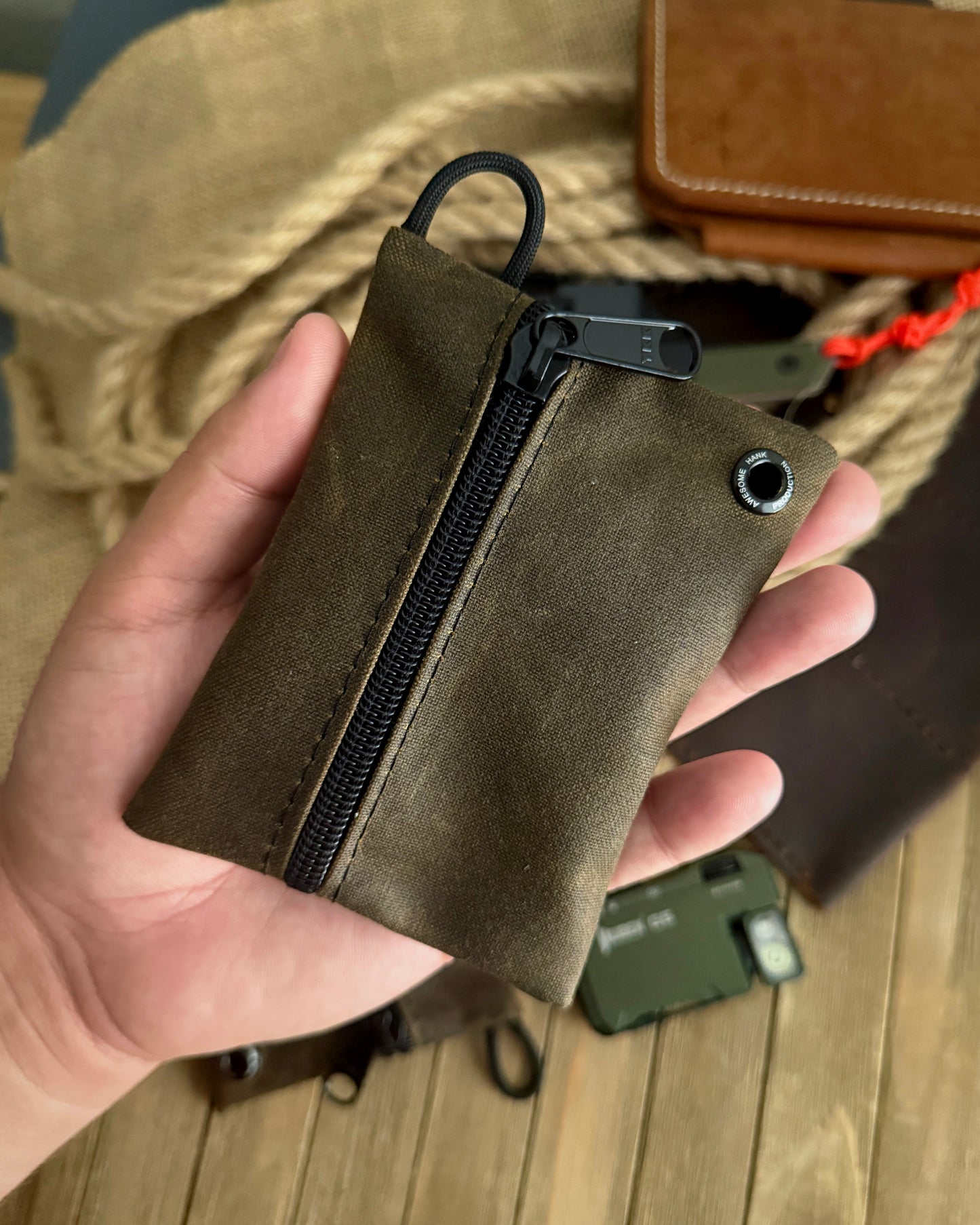 ALPINE MINI LIGHT POUCH (BROWN WAXED CANVAS)