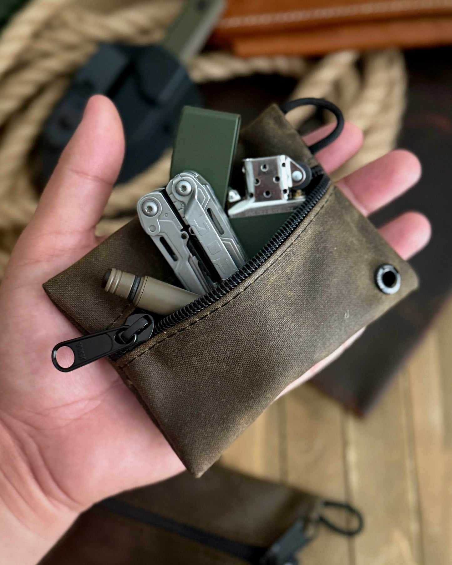 ALPINE MINI LIGHT POUCH (BROWN WAXED CANVAS)