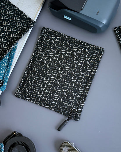 DOTTED SEIGAIHA HANDKERCHIEF (BLACK)