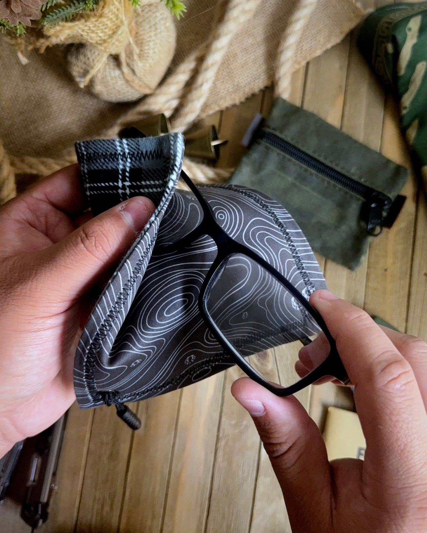 FLANNEL GRAYSCALE PLAID HANDKERCHIEF