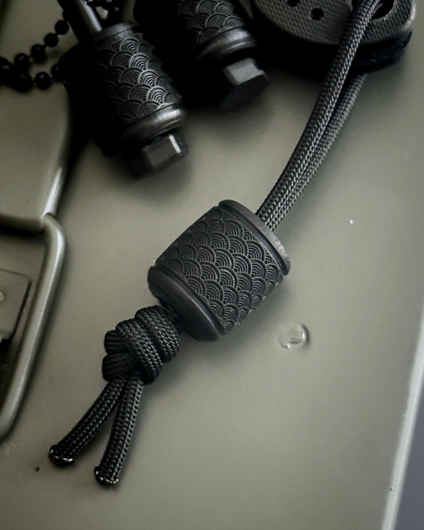 SEIGAIHA BEAD AND KEEPER LANTERN (NOIR)