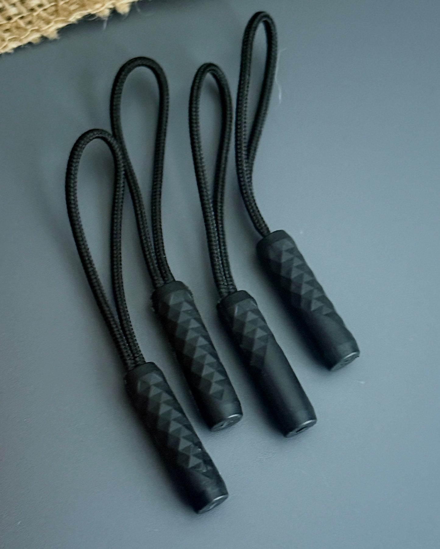 DIAMOND ZIPPER NUNCHUCK 4-PACK (COAL)