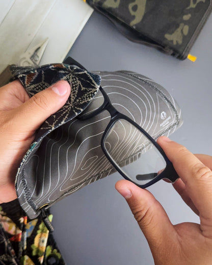 ECRU ASANOHA NAVY HANDKERCHIEF (HUSKY)