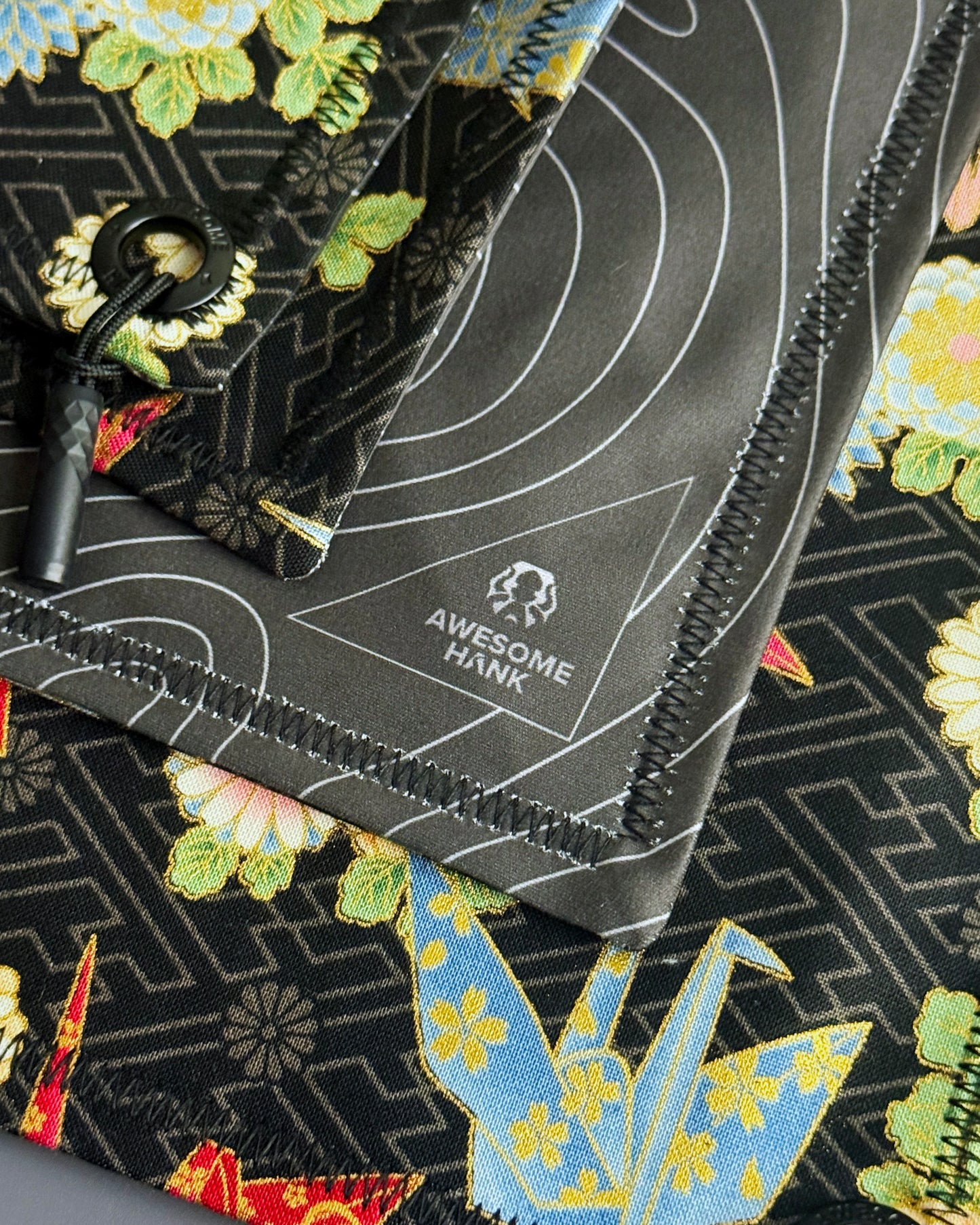 MIDNIGHT CRANE HANDKERCHIEF (HUSKY)