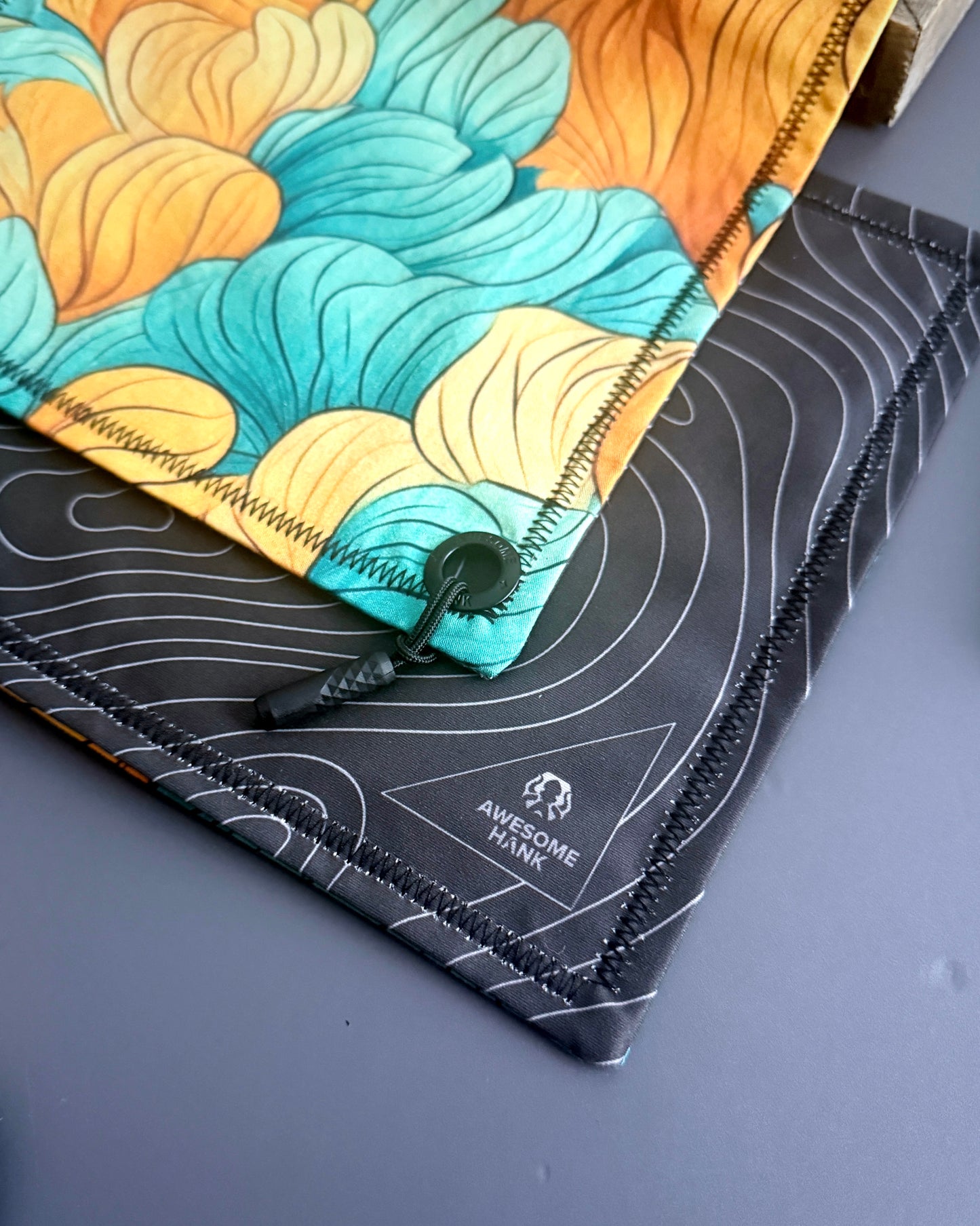 CORAL HANDKERCHIEF (HUSKY)