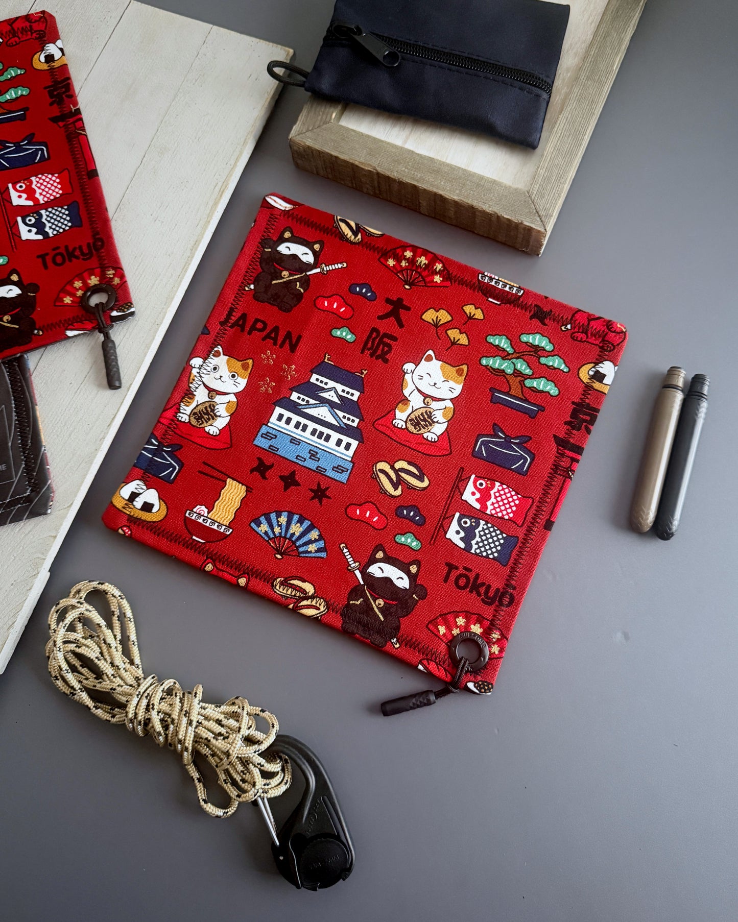 NEKO CITY RUBY HANDKERCHIEF (HUSKY)