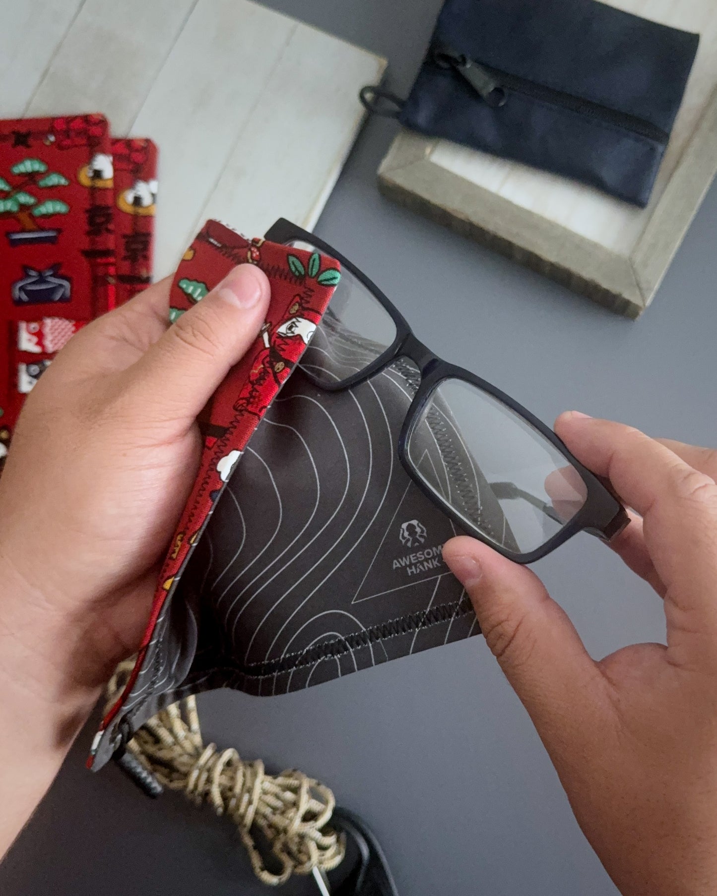 NEKO CITY RUBY HANDKERCHIEF (HUSKY)