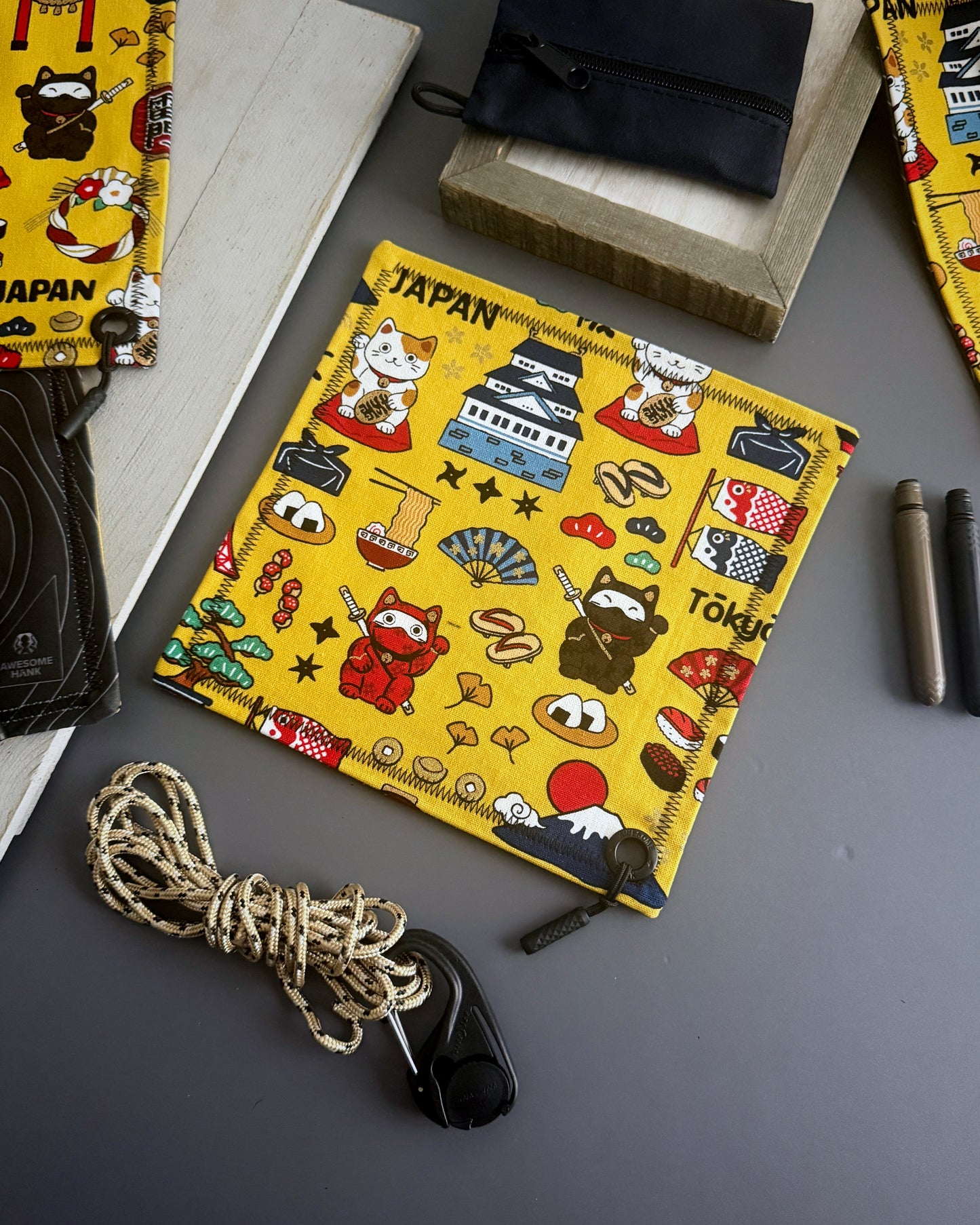 NEKO CITY MUSTARD HANDKERCHIEF (HUSKY)