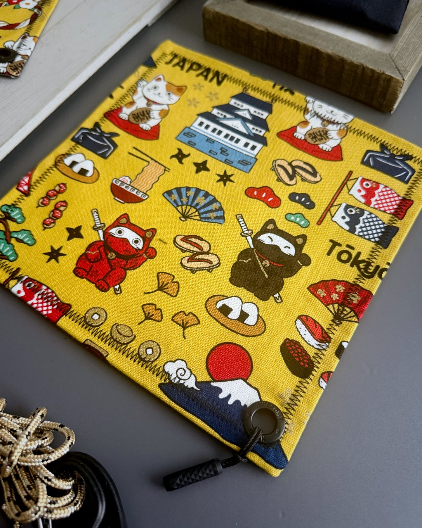 NEKO CITY MUSTARD HANDKERCHIEF (HUSKY)