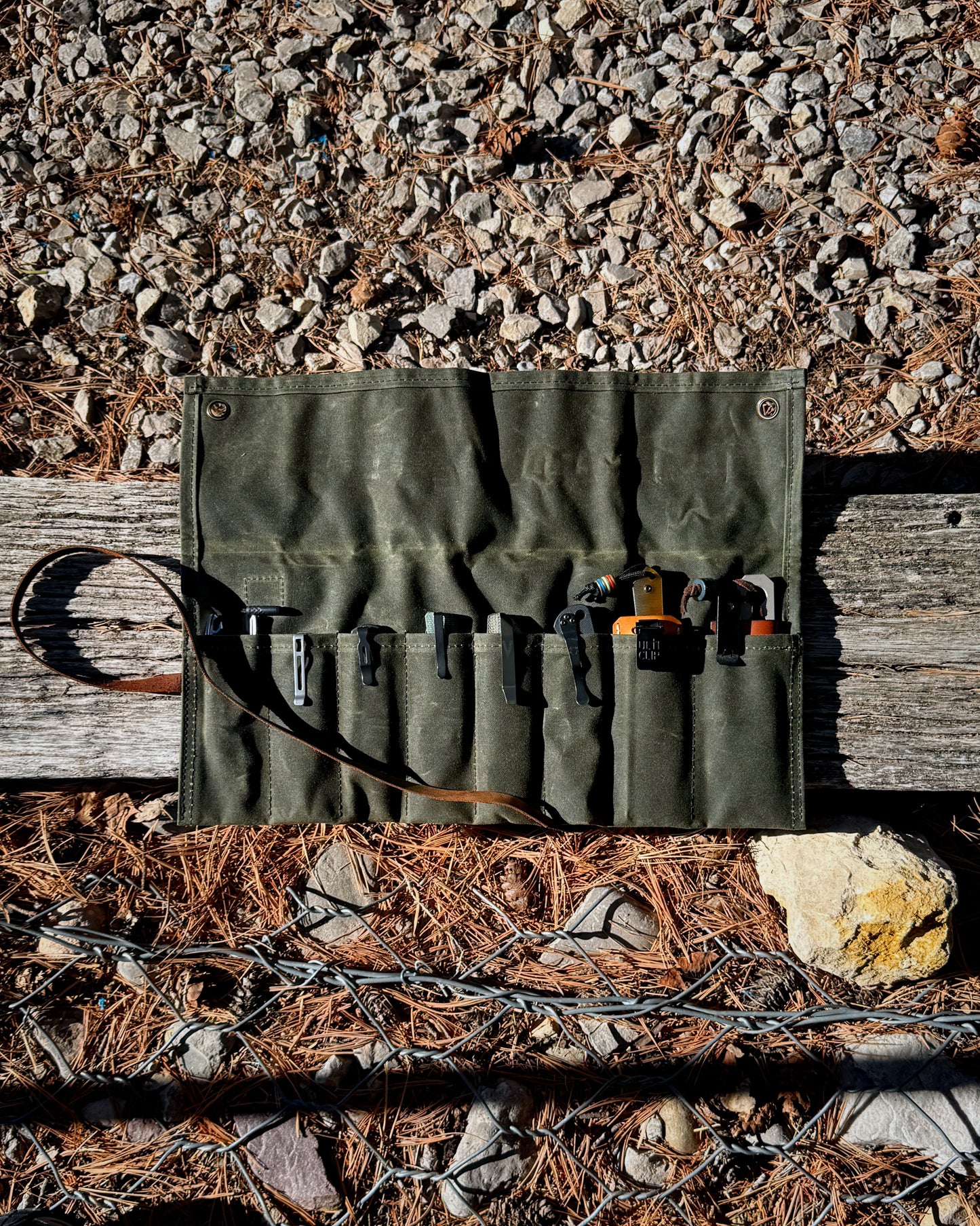 SIERRA KNIFE & TOOL ROLL (OLIVE WAXED CANVAS)