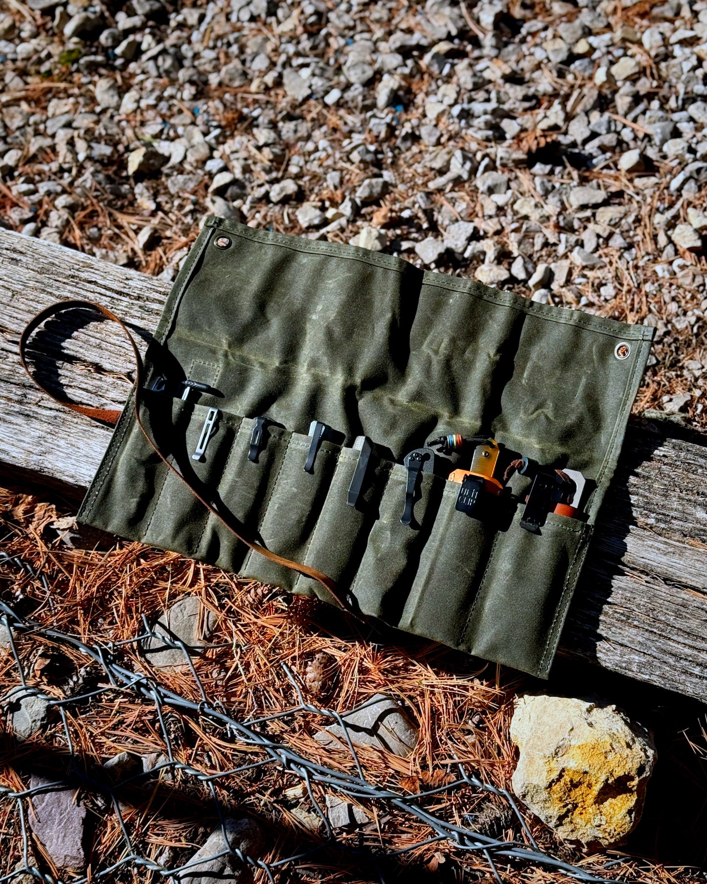 SIERRA KNIFE & TOOL ROLL (OLIVE WAXED CANVAS)