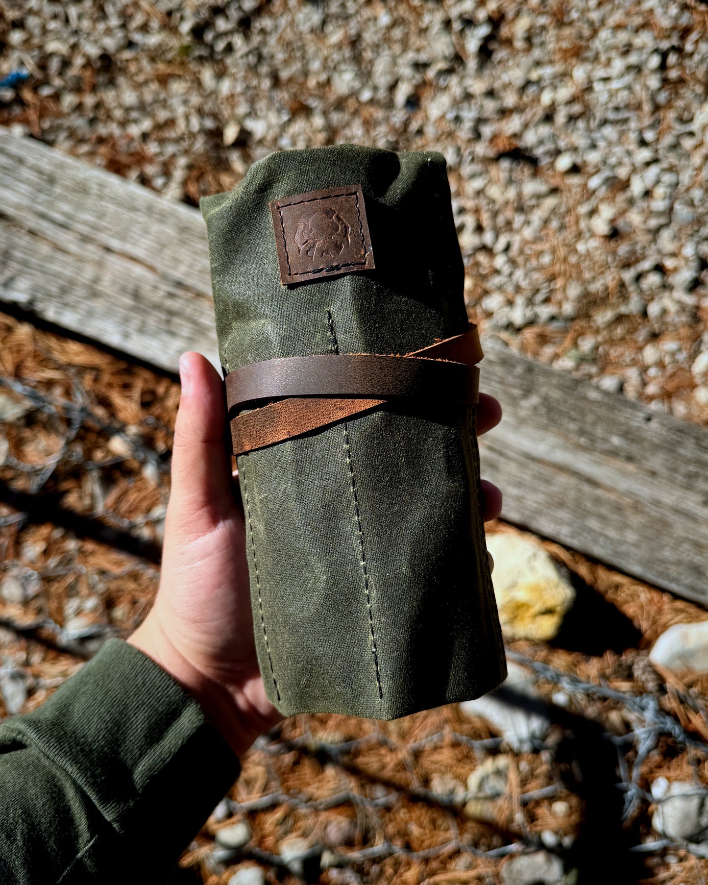 SIERRA KNIFE & TOOL ROLL (OLIVE WAXED CANVAS)