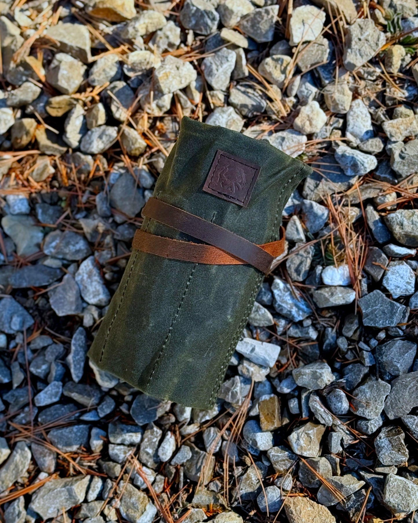 SIERRA KNIFE & TOOL ROLL (OLIVE WAXED CANVAS)