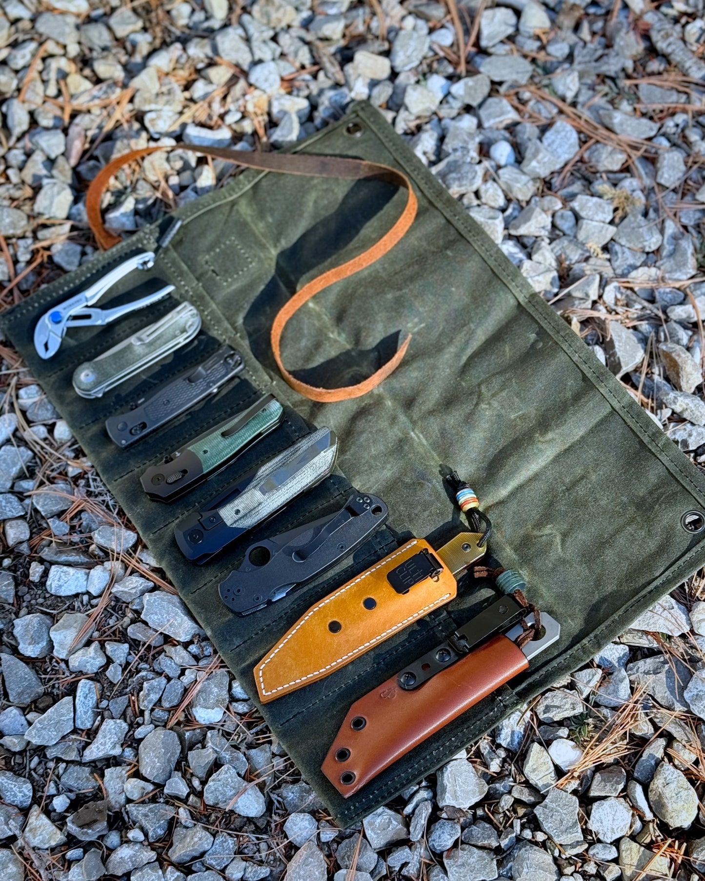 SIERRA KNIFE & TOOL ROLL (OLIVE WAXED CANVAS)