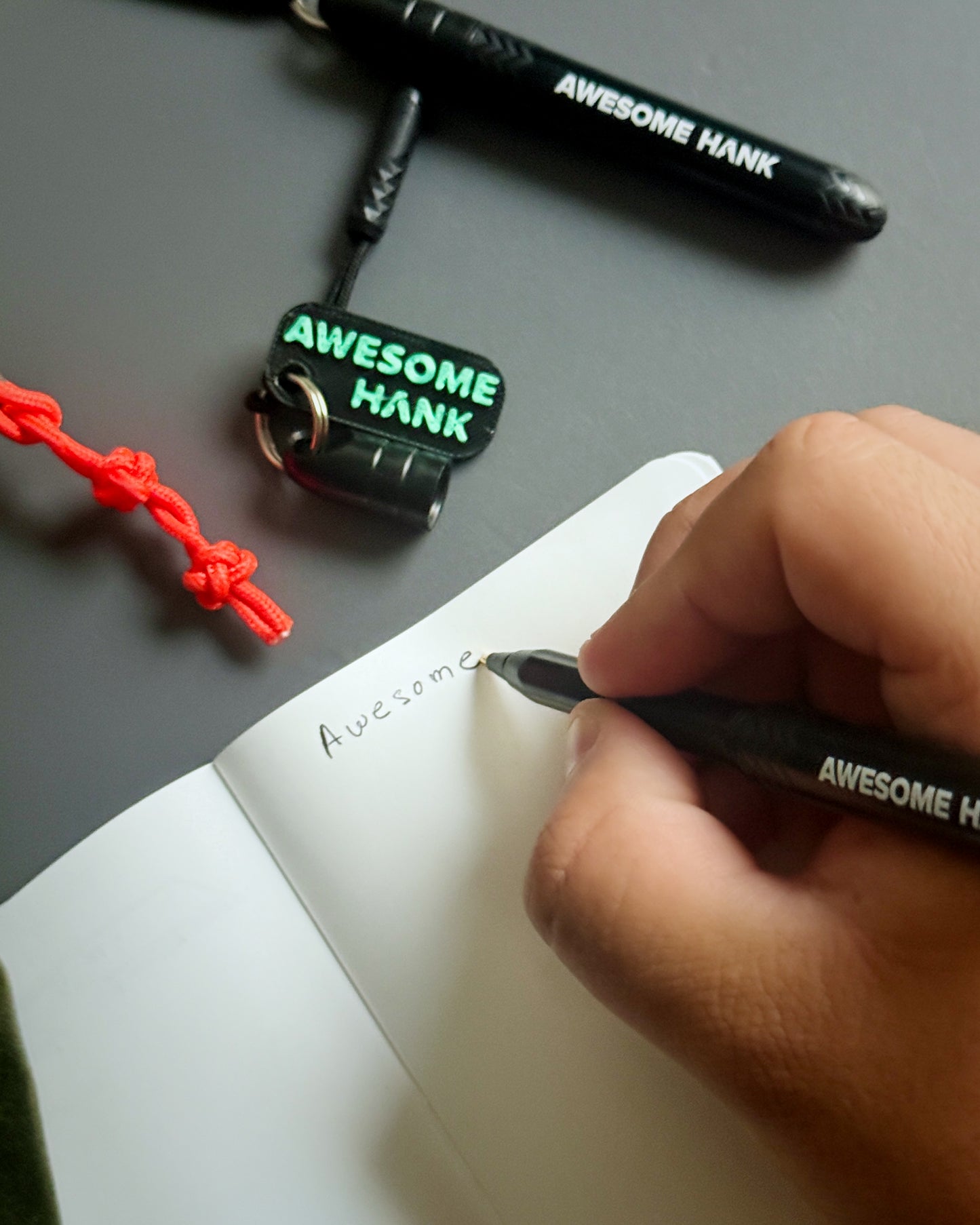 DOCKMATE POKKA X AWESOME HANK KEY CHAIN PEN
