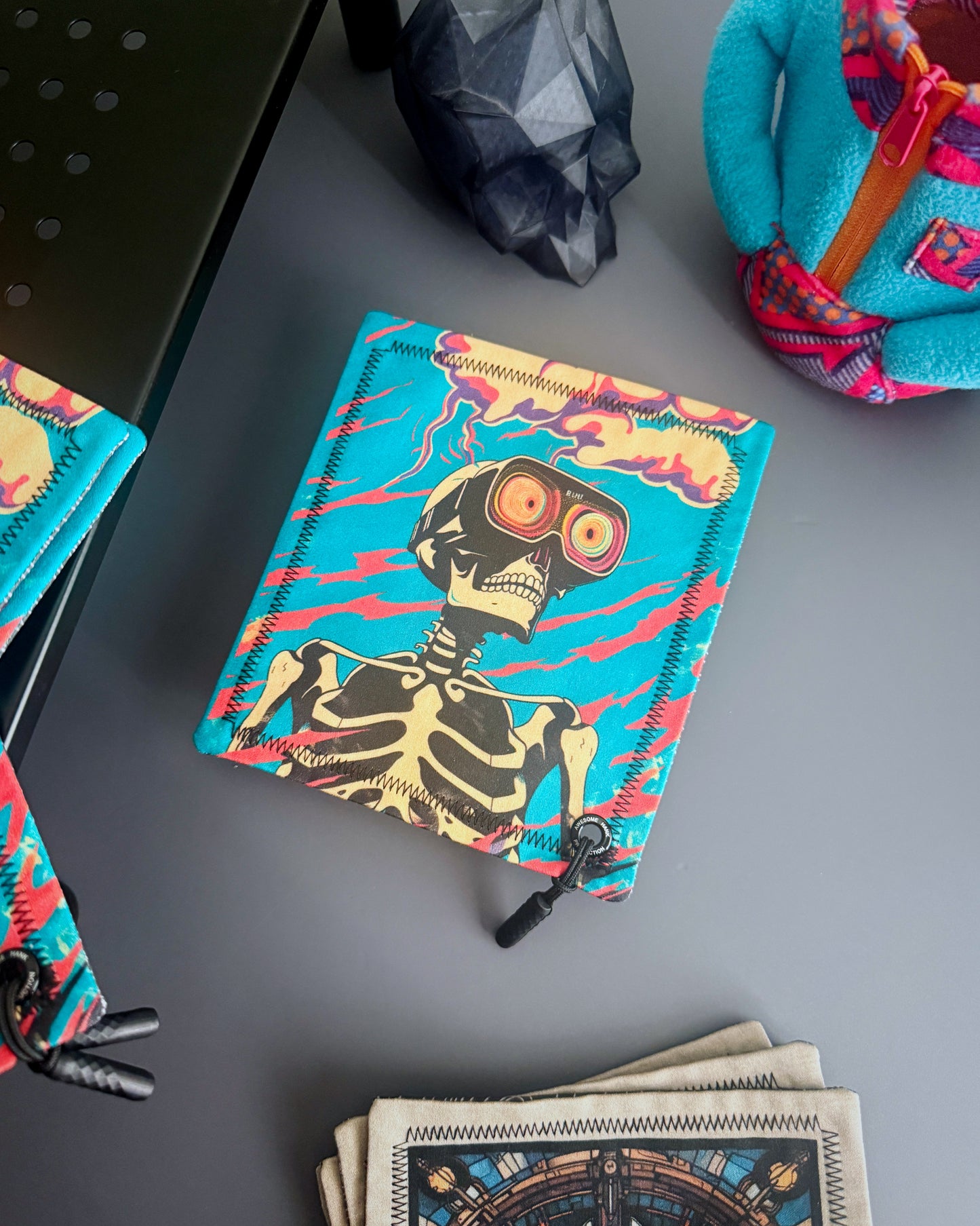 RADIOACTIVE VR HANDKERCHIEF (MINI)