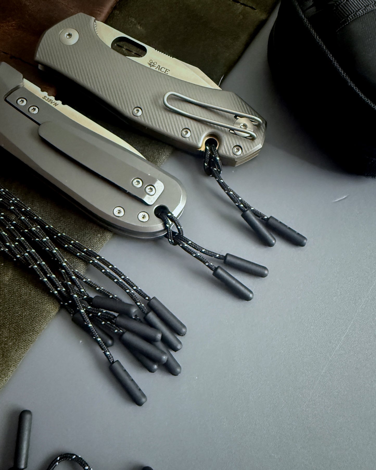 TWIN TAIL ZIPPER NUNCHUCKS 4-PACK (BLACK)