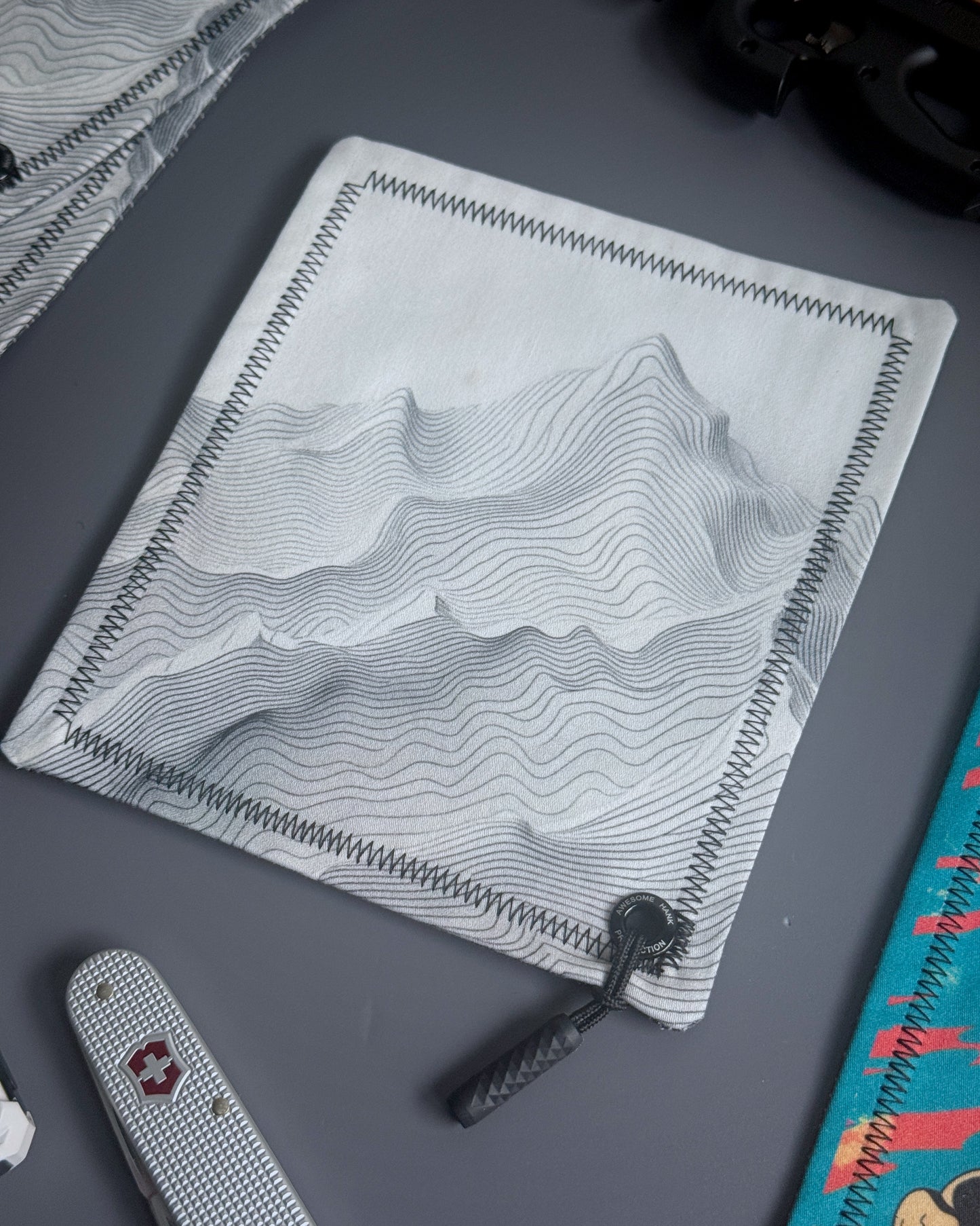 SUMMIT HANDKERCHIEF (MINI)