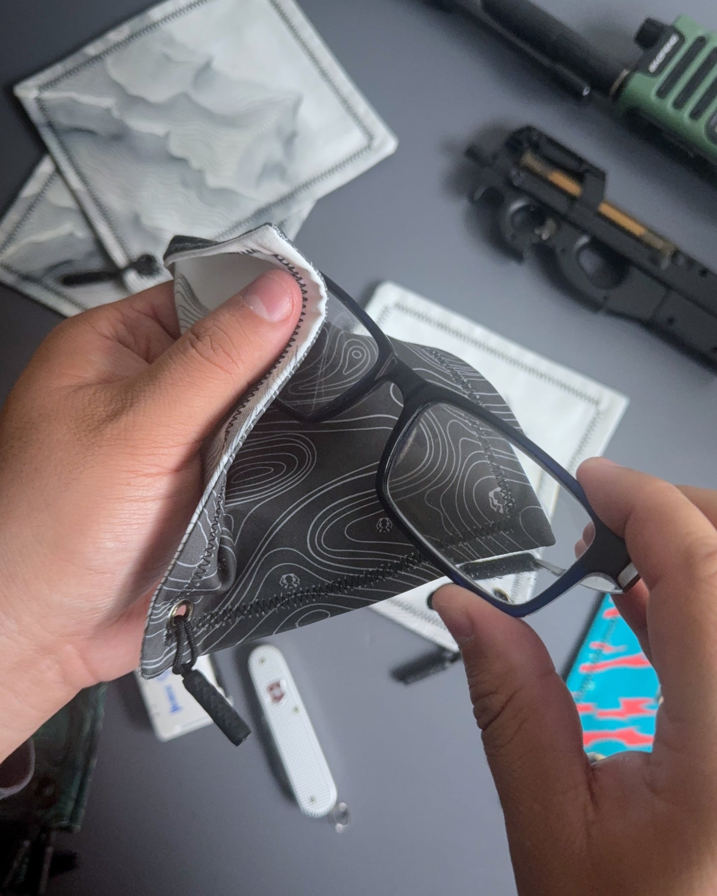 SUMMIT HANDKERCHIEF (MINI)