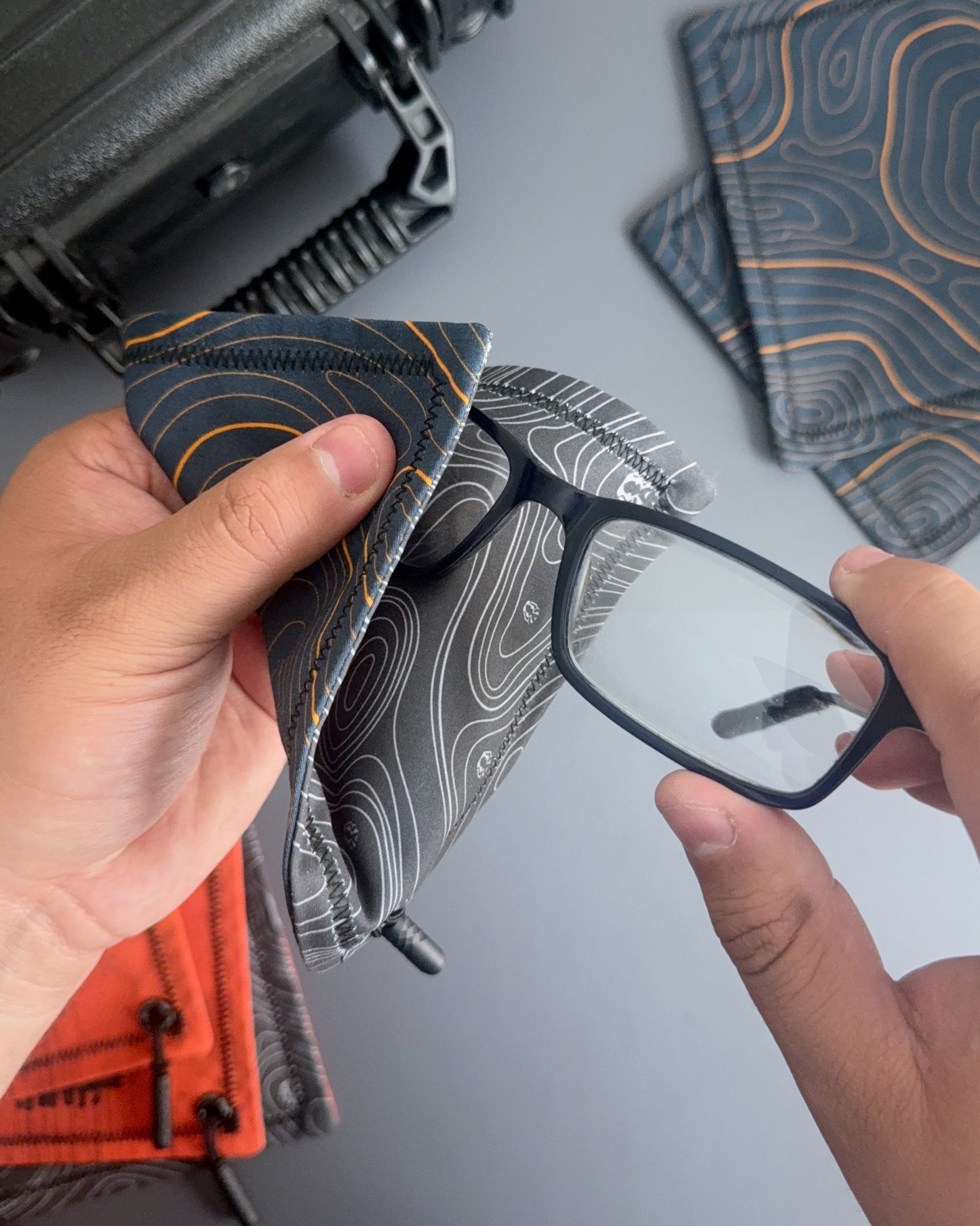 SLATE TOPO HANDKERCHIEF (MINI)