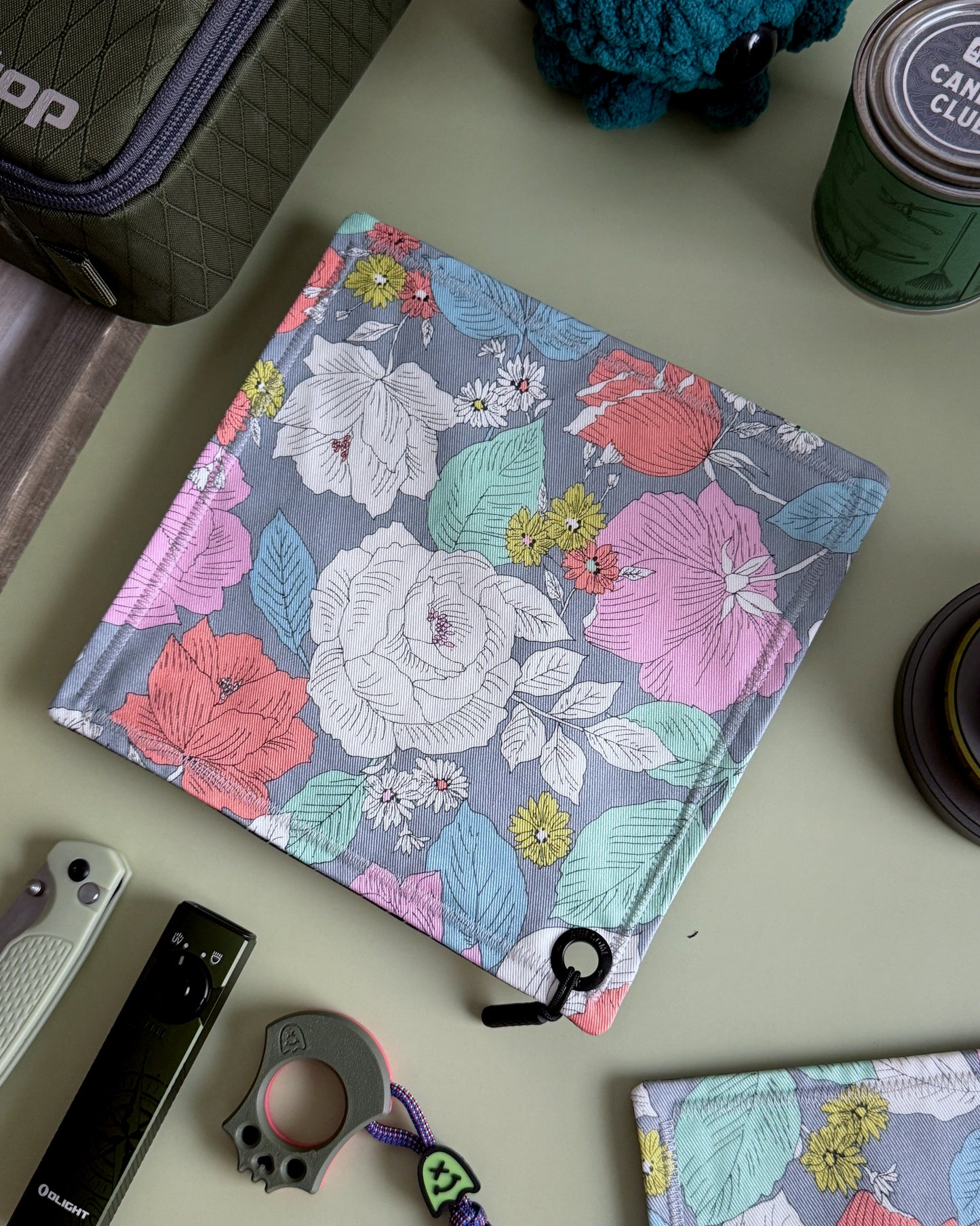 FLORAL ASH HANDKERCHIEF (HUSKY) - EDC HANK