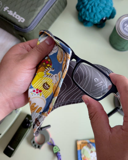 DONUT CAT HANDKERCHIEF (HUSKY) - EDC HANK