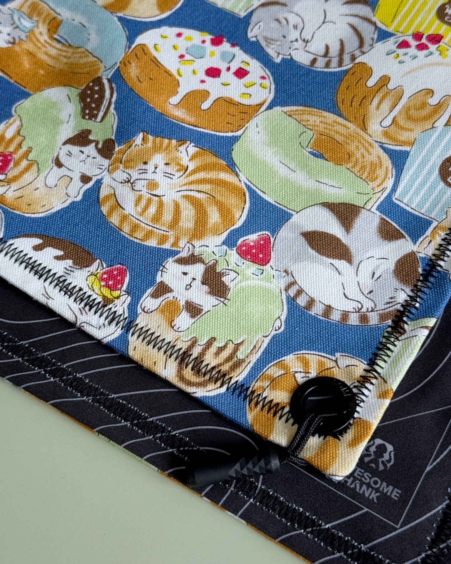 DONUT CAT HANDKERCHIEF (HUSKY) - EDC HANK