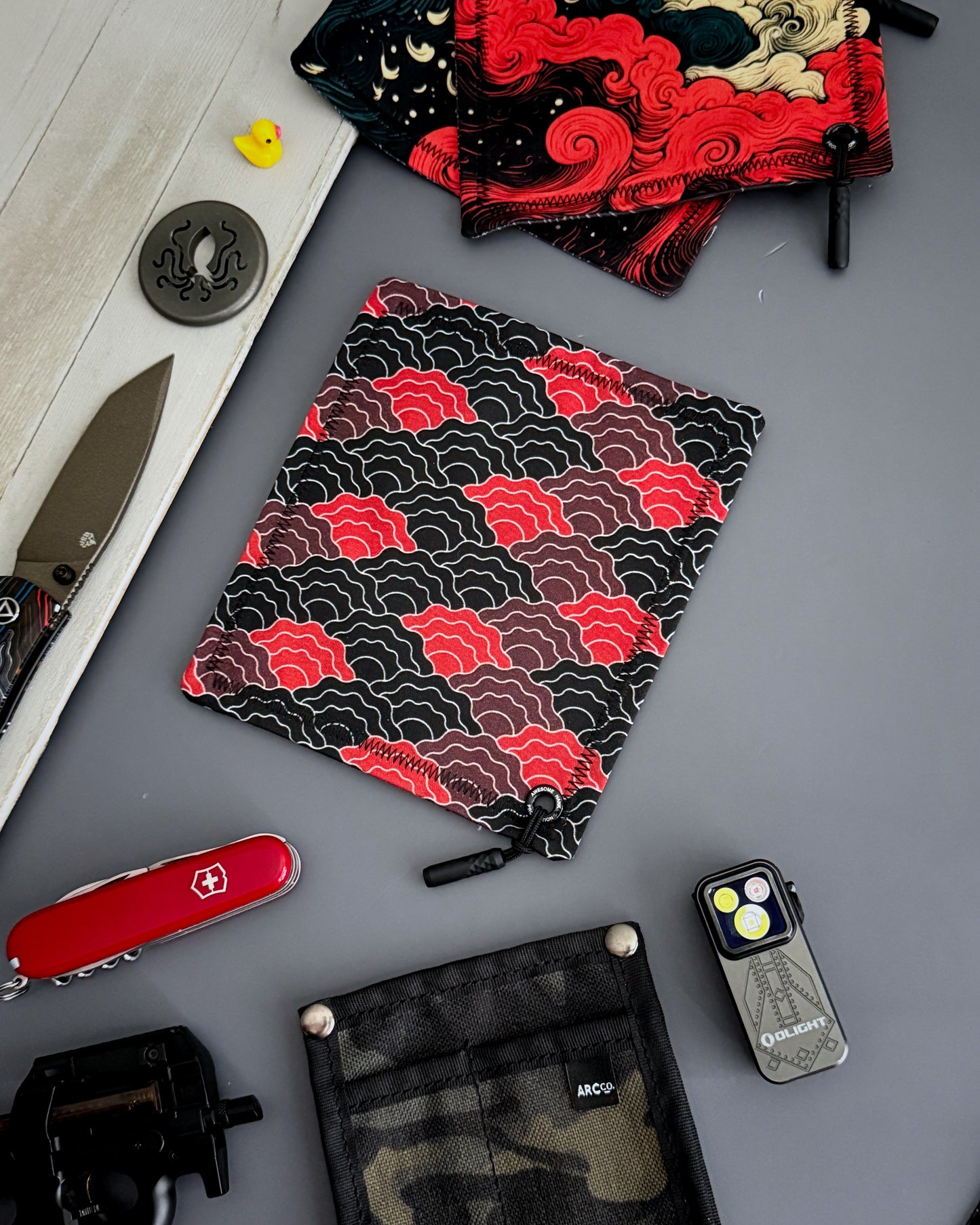 CRIMSON FANS HANDKERCHIEF (MINI) - EDC HANK