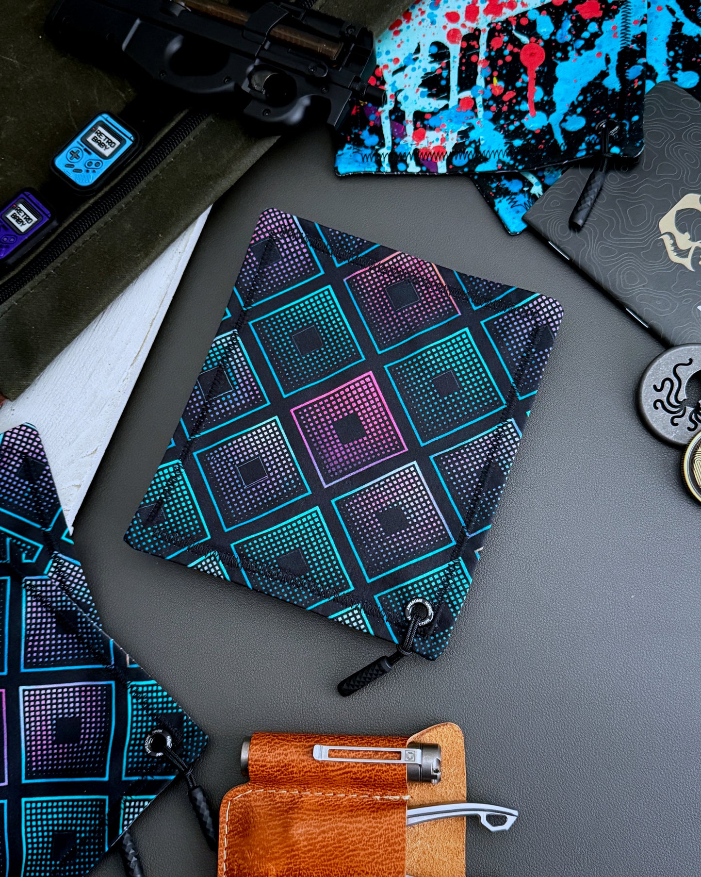 NEON WAVE (MINI) - EDC HANK