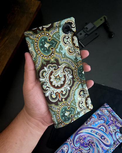 MODERN PAISLEY IN GREEN HANDKERCHIEF (XL)