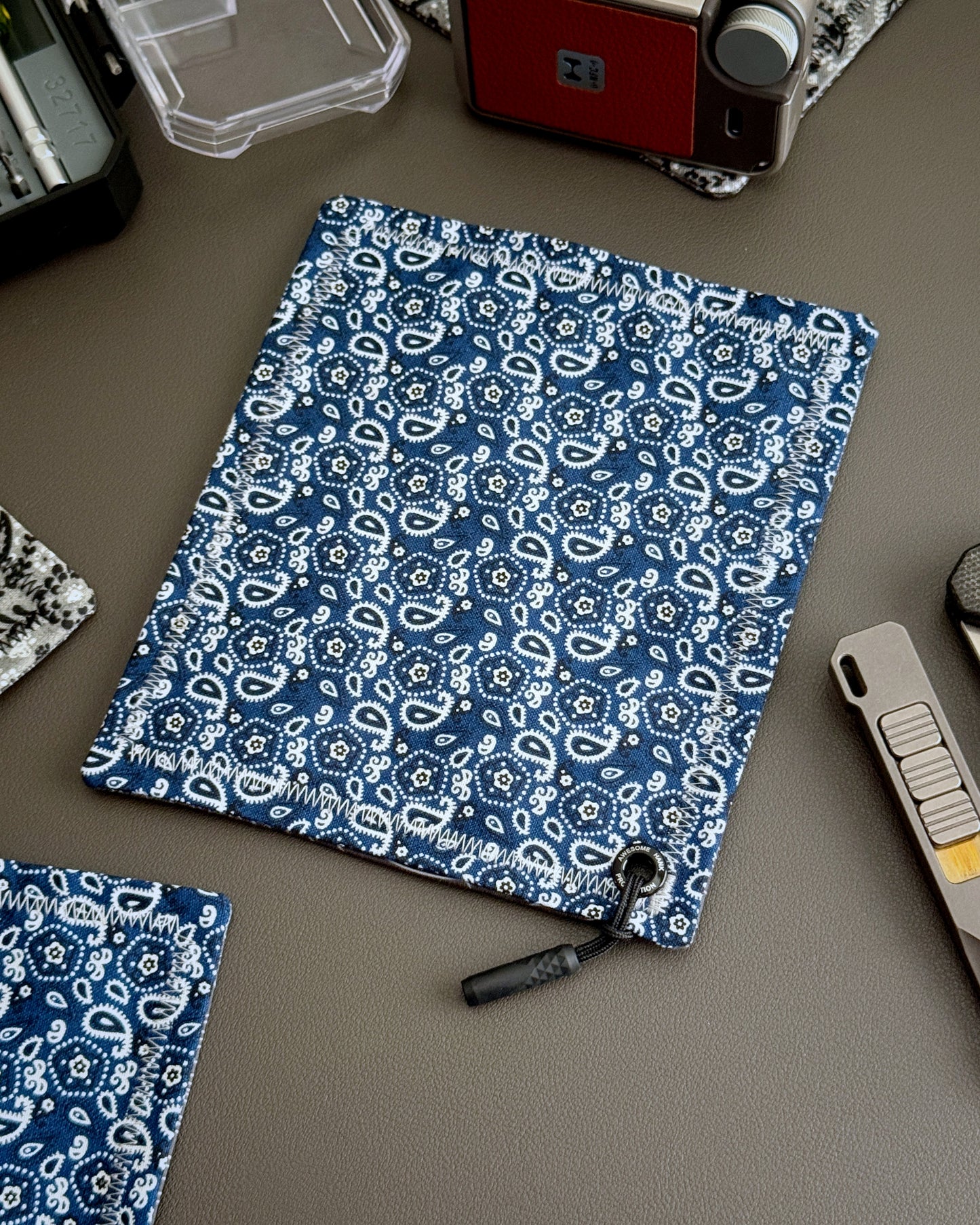 INDIGO PAISLEY HANDKERCHIEF (MINI) - EDC HANK