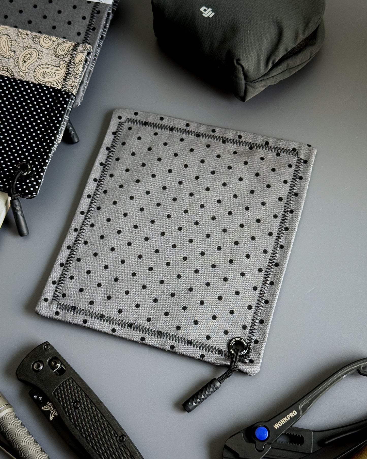 GENTLEMEN'S COBBLESTONE HANDKERCHIEF (MINI) - EDC HANK