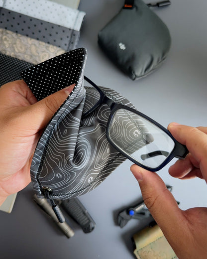 GENTLEMEN'S NOIR HANDKERCHIEF (MINI) - EDC HANK