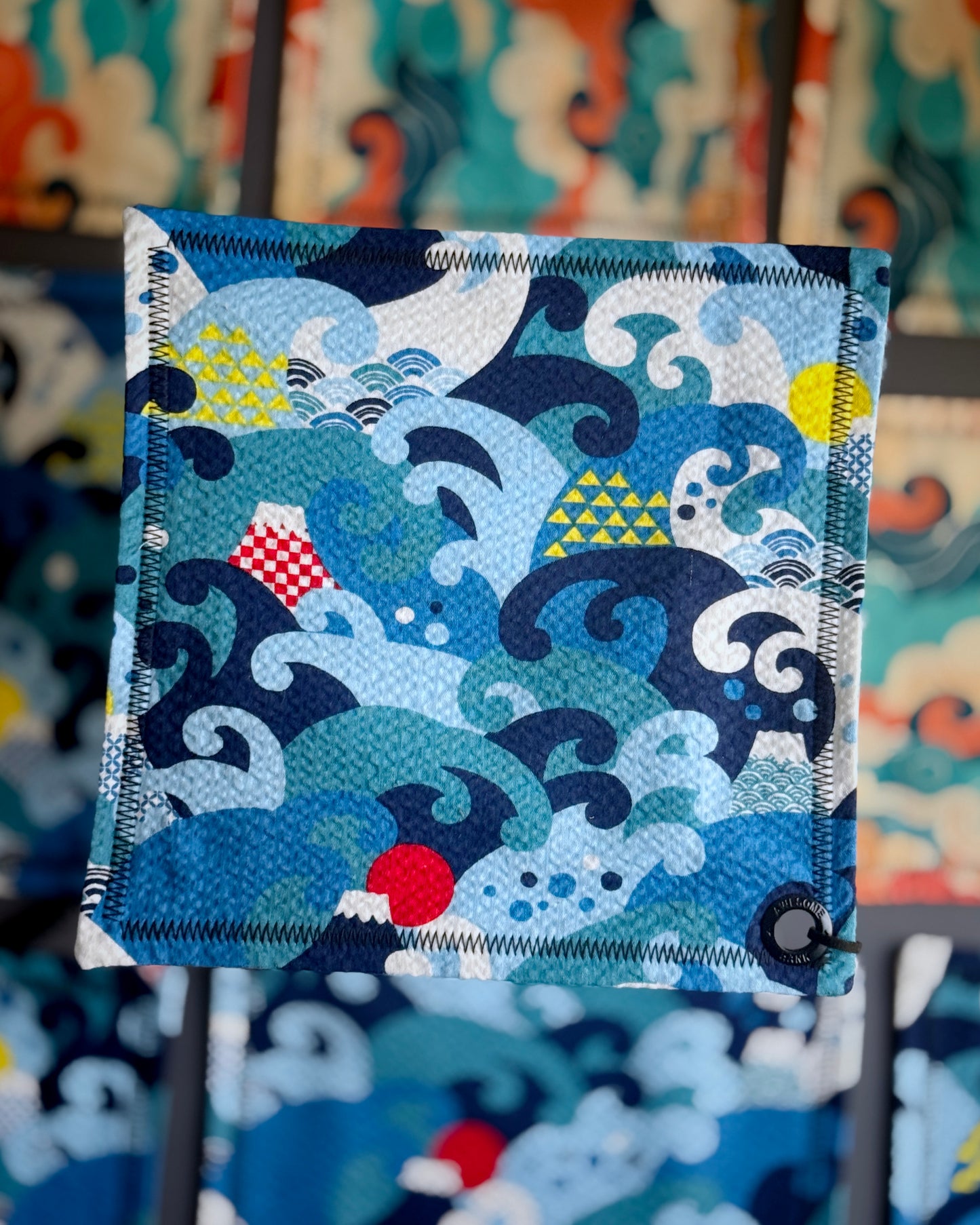 TEXTURED WAVELETS HANDKERCHIEF (XL)