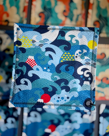 TEXTURED WAVELETS HANDKERCHIEF (XL)