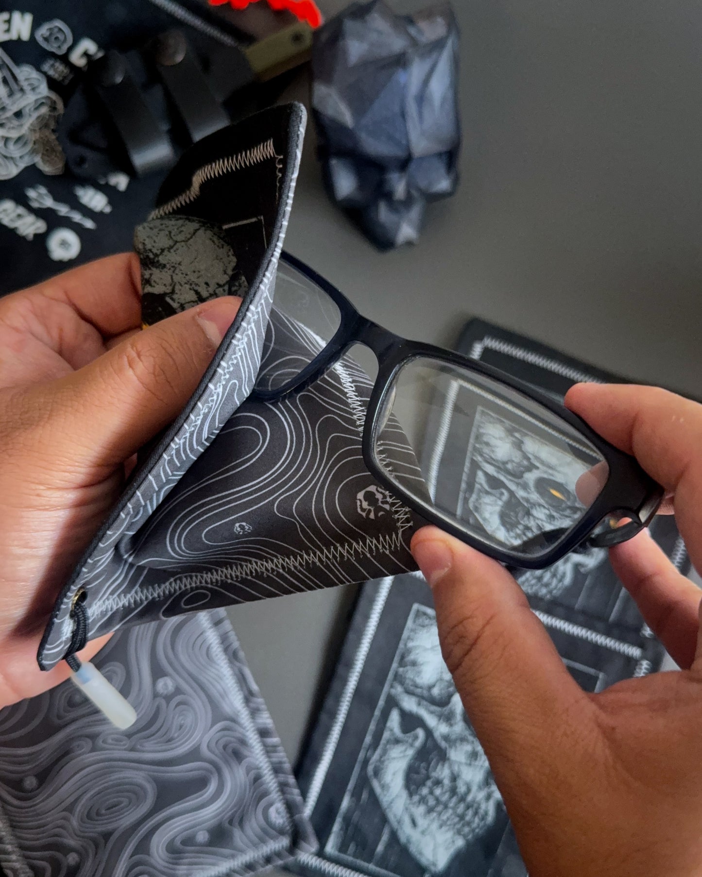 GRIM SKULL HANDKERCHIEF (MINI) - EDC HANK