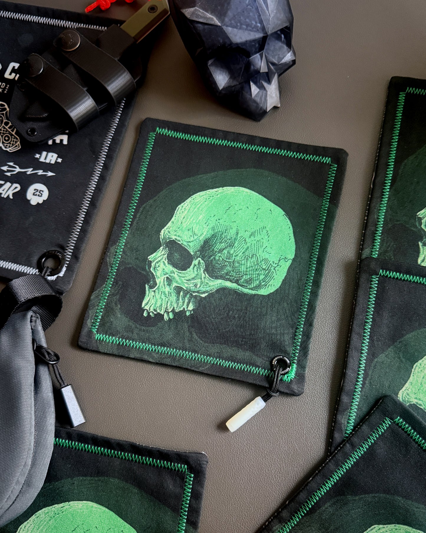 ACID SKULL HANDKERCHIEF (MINI) - EDC HANK