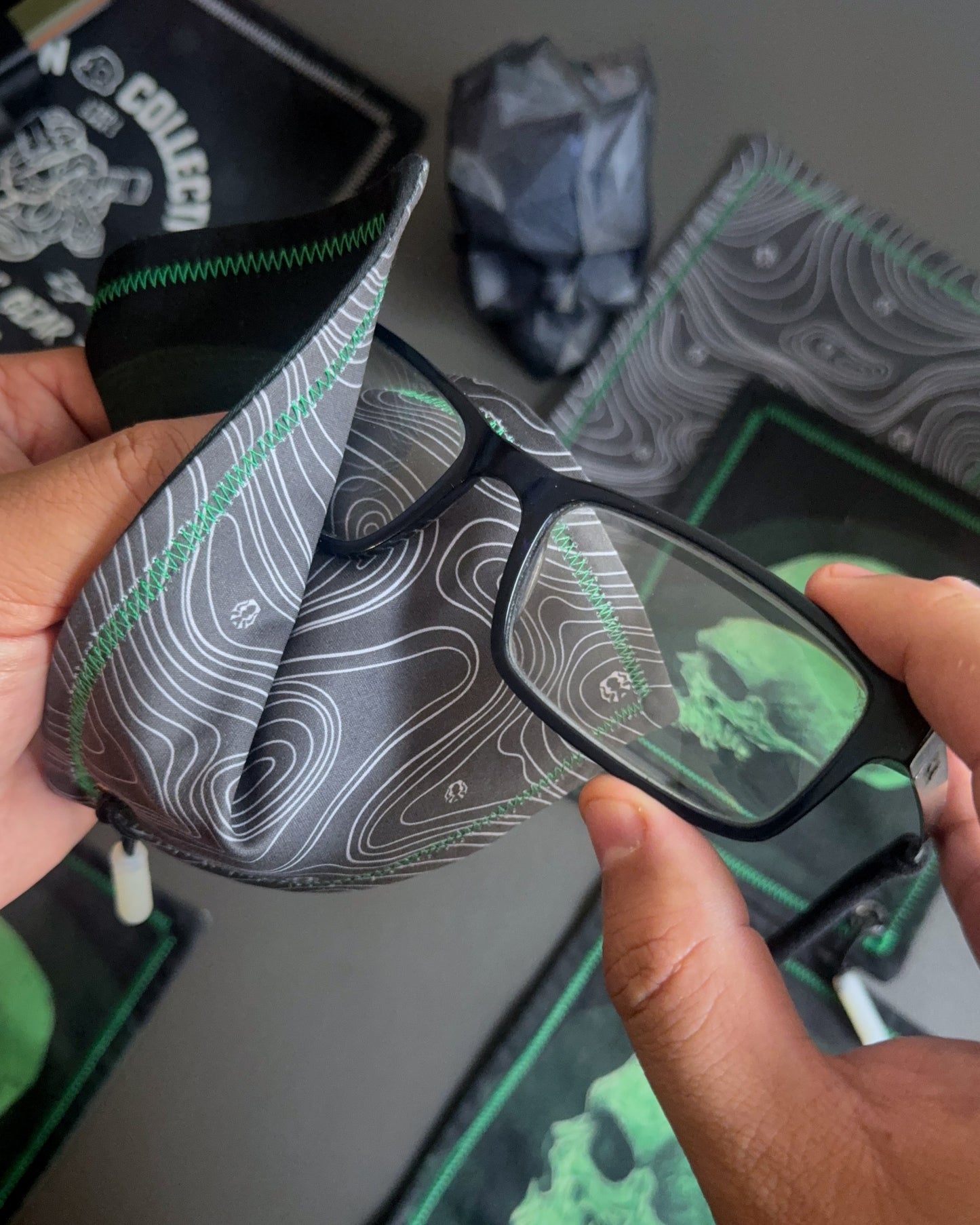 ACID SKULL HANDKERCHIEF (MINI) - EDC HANK