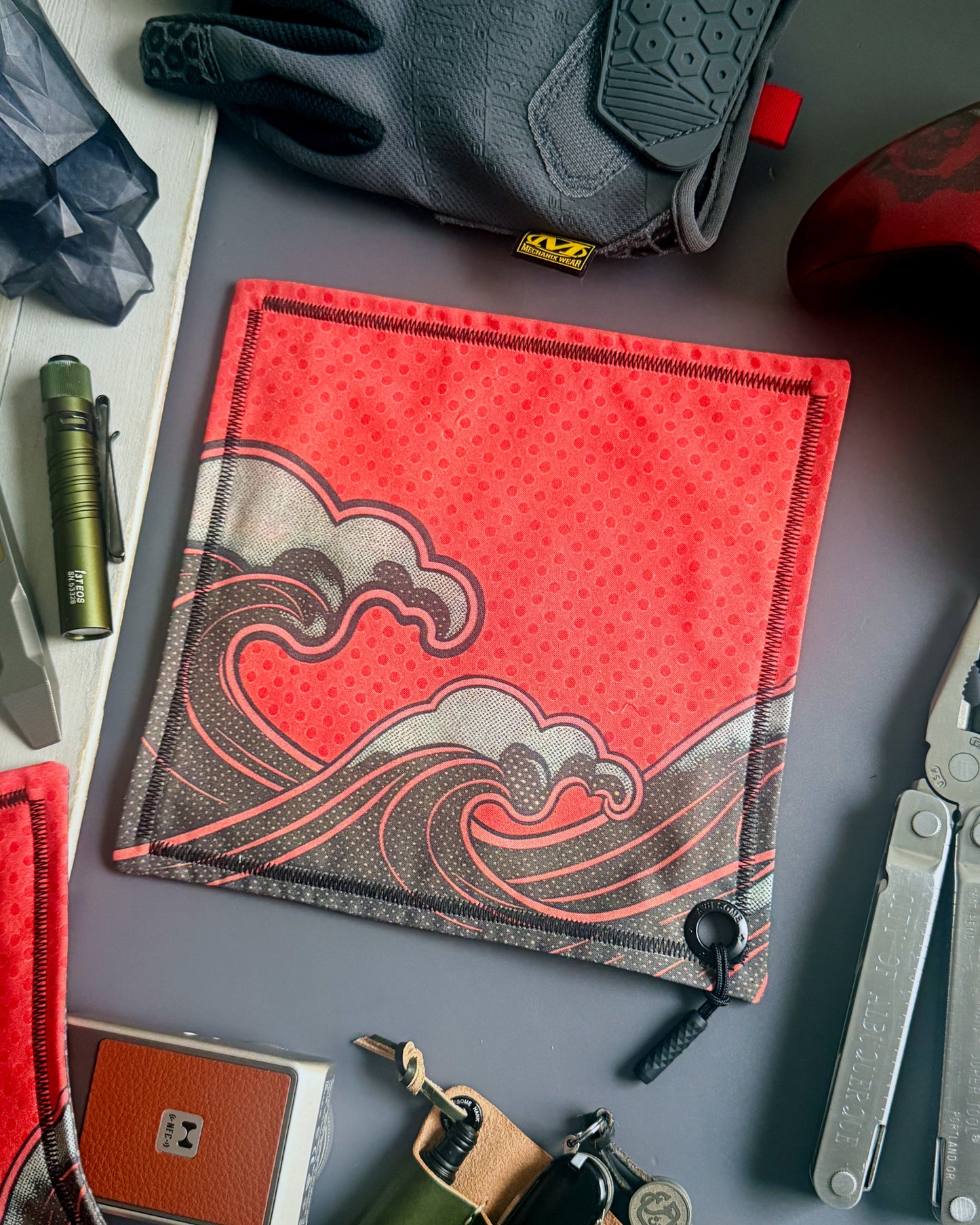 RED WAVE HANDKERCHIEF (XL) - EDC HANK
