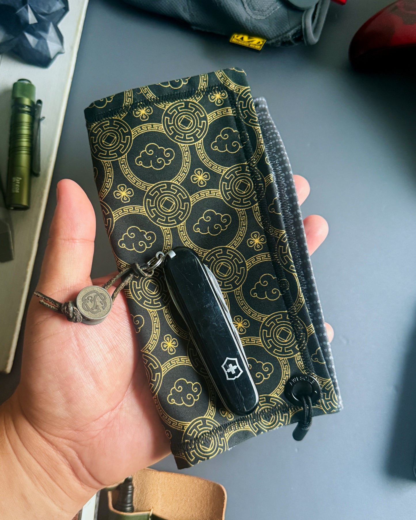GOLDEN FORTUNE HANDKERCHIEF (XL) - EDC HANK