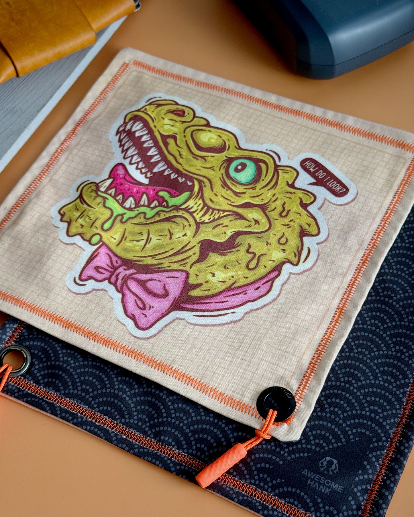 ALL LOOKS HANDKERCHIEF (XL) - EDC HANK